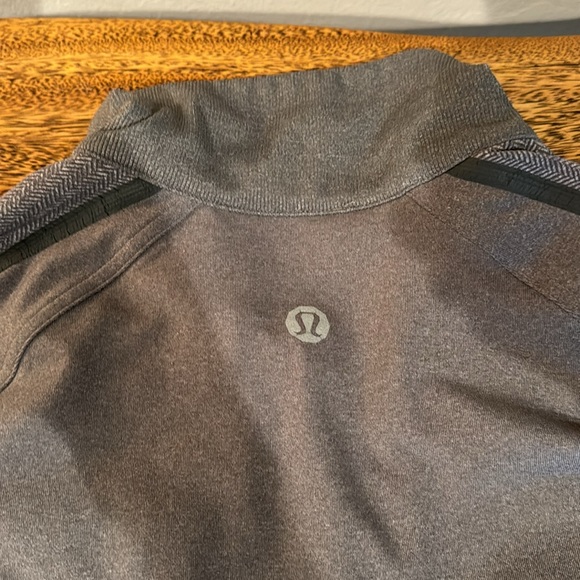 Lululemon Kung Fu Jacket Mens Size L Gray Herringbone Stripe Down Sleeve - Picture 3 of 4